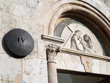 Via dolorosa Station IV